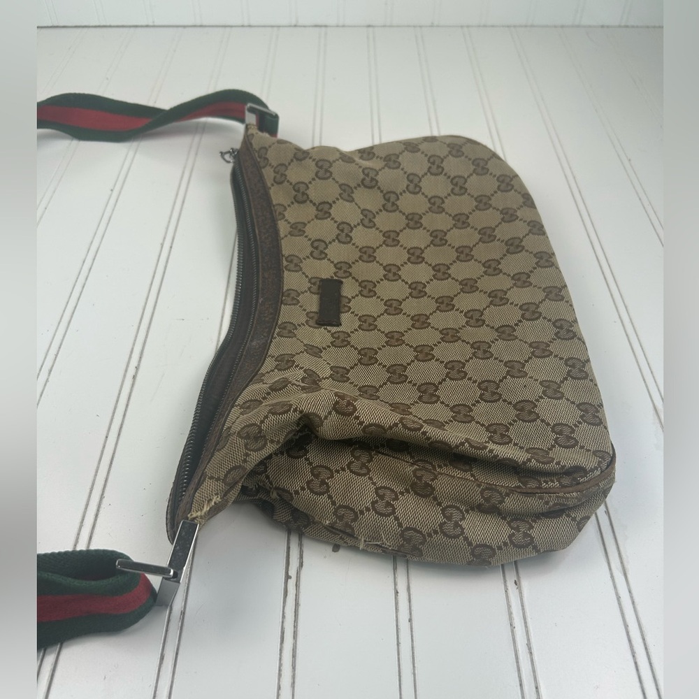 Gucci Beige and Red Shoulder Bag - Picture 8 of 11